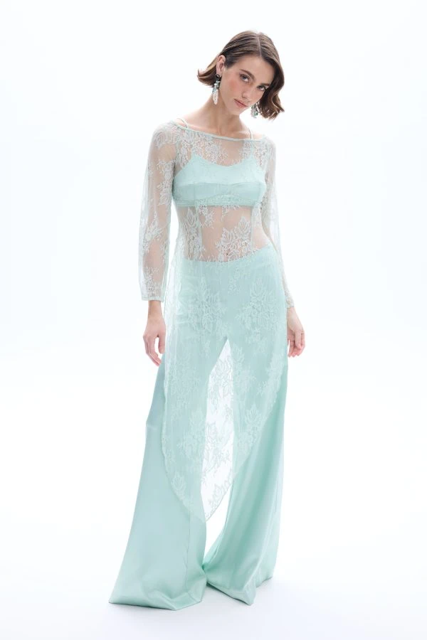lace top showroom47